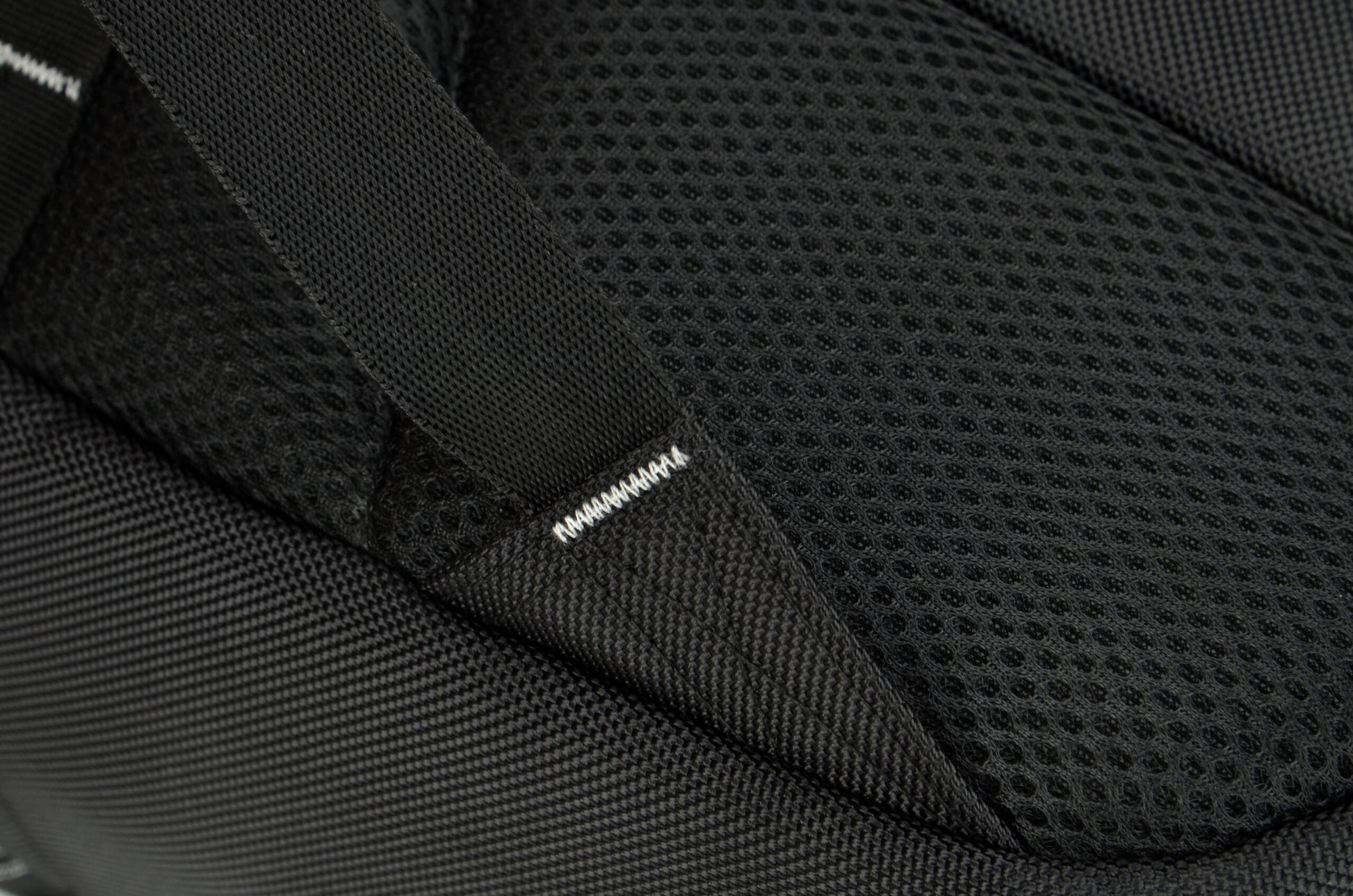 Traveller Large Laptop Backpack 22L - Black AGVA
